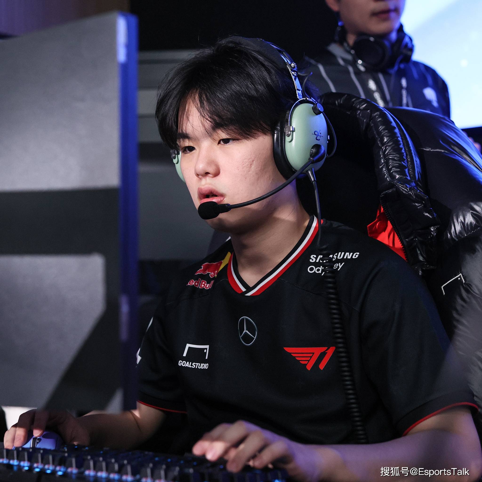 关于EG轻取T1，Chovy完成史诗逆转宿敌对决八强赛，强势挺进下一轮的信息